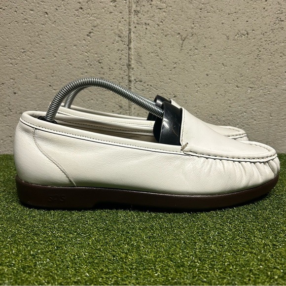 SAS Shoes Sas Simplify White Leather Slip On Loafers Shoes Womens 5